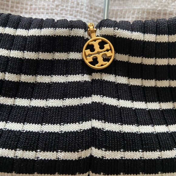 Tory Burch Black and White Fitted Ribbed Turtleneck Tee - Picture 3 of 3